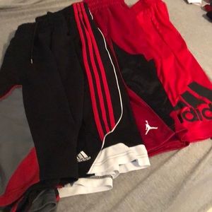 4 pair men’s basketball shorts
